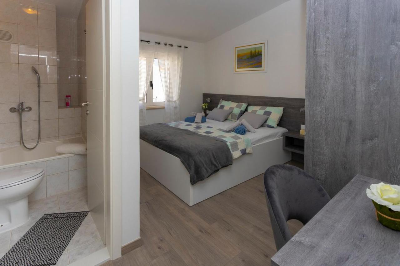 Koko Apartment Makarska Exterior foto